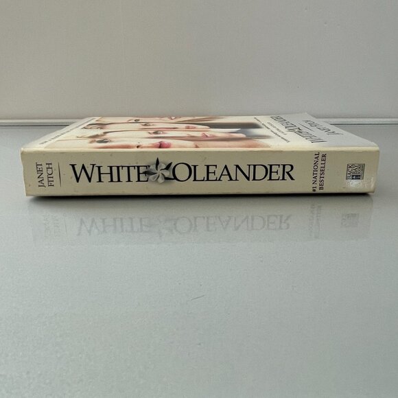 White Oleander by Janet Fitch Paperback Book 1999 1st Paperback Trade Edition - Picture 3 of 3